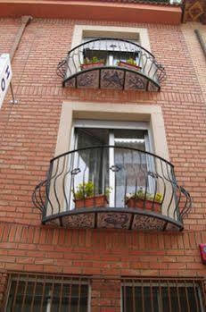 Hostal Amantes De Теруел Екстериор снимка
